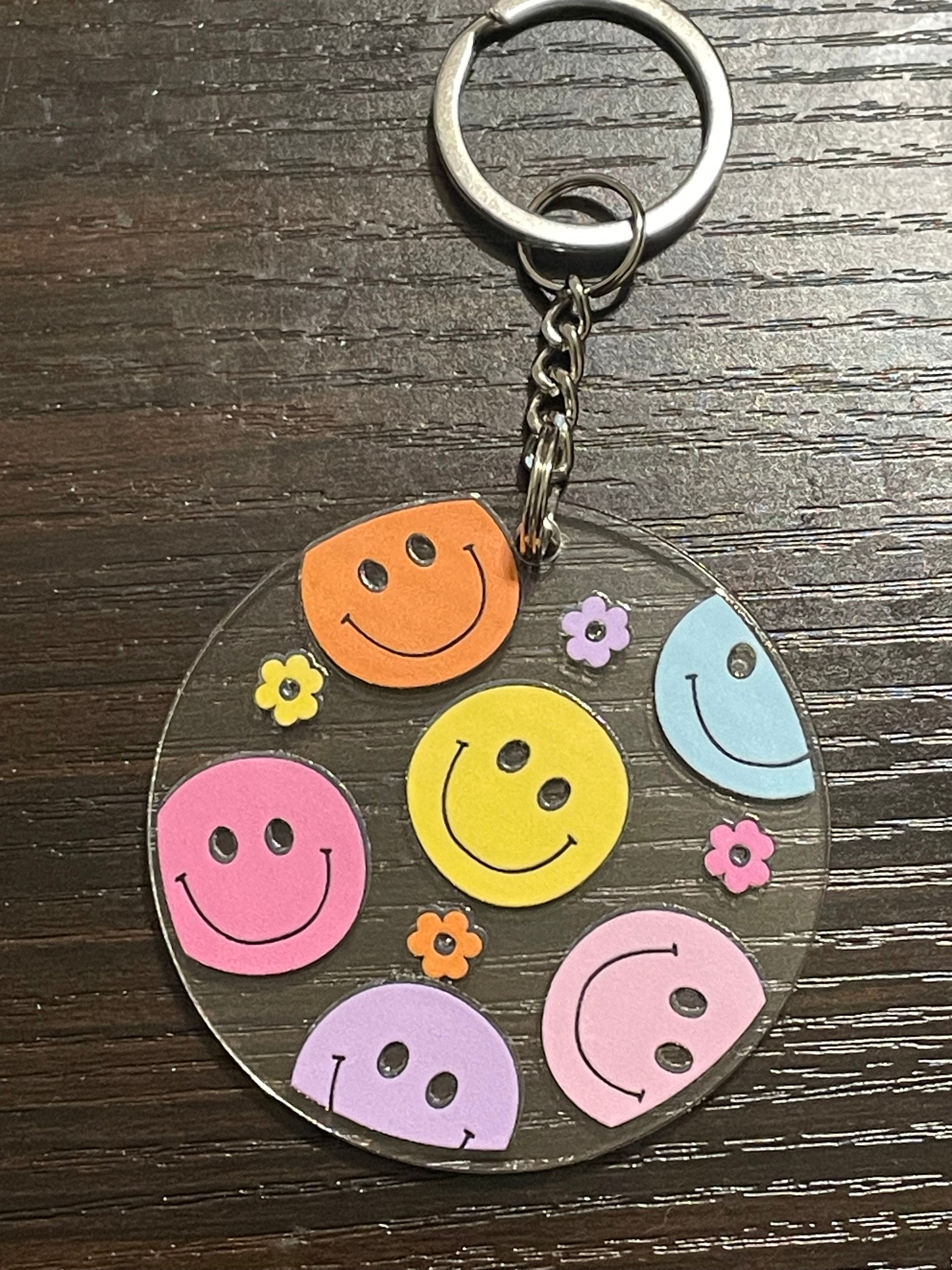 😊 Smiley Face Keychain – Creations Of Sophistication