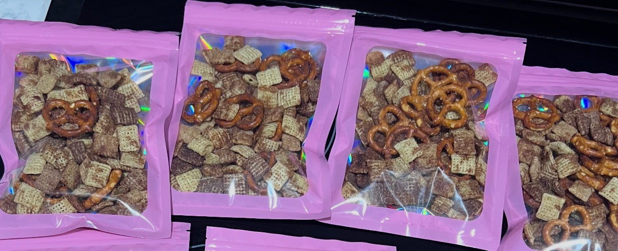 Cinnamon Bun Crunch Mix